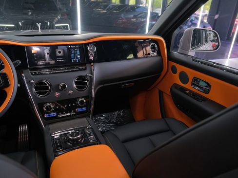 Used 2026 Rolls-Royce Cullinan AWD/4WD image 27
