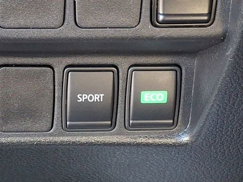 Used 2018 Nissan Rogue S image 24