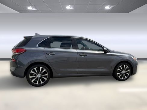 Used 2018 Hyundai Elantra GT FWD image 7