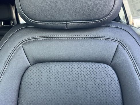 New 2026 Chevrolet Equinox LT w/ Convenience Package II image 7