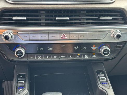 Used 2022 Kia Telluride EX w/ EX Premium Package FWD image 25