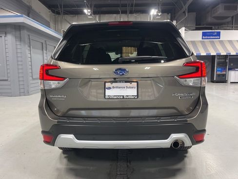 Used 2019 Subaru Forester Touring image 6