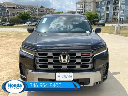 New 2026 Honda Pilot TrailSport image 2