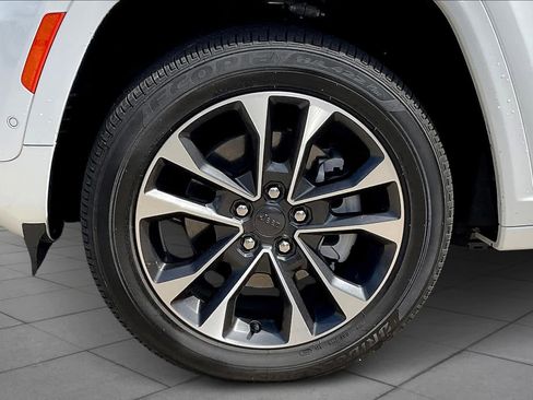 New 2023 Jeep Grand Cherokee Overland w/ Advanced Protech Group III image 11