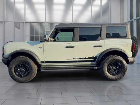 Certified 2023 Ford Bronco Wildtrak AWD/4WD image 4