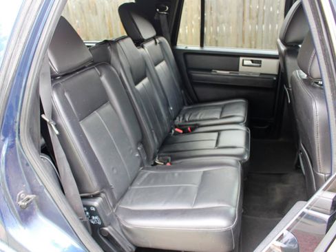Used 2016 Ford Expedition XLT w/ Equipment Group 202A AWD/4WD image 36