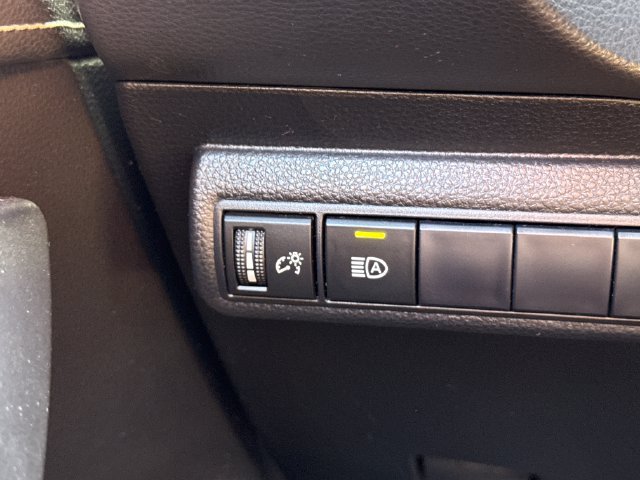 Used 2019 Toyota Corolla SE FWD image 33