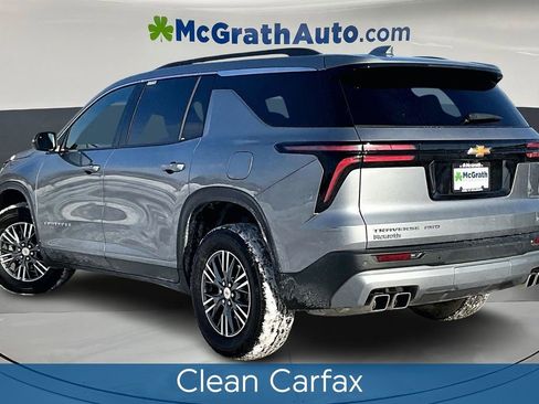 Used 2025 Chevrolet Traverse LT image 4