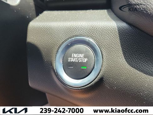 Used 2023 GMC Terrain SLT w/ Infotainment Package II FWD image 30