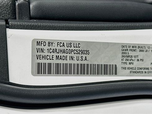 Used 2023 Jeep Grand Cherokee Altitude AWD/4WD image 31