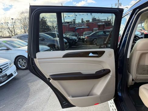 Used 2017 Mercedes-Benz GLS 450 4MATIC image 40