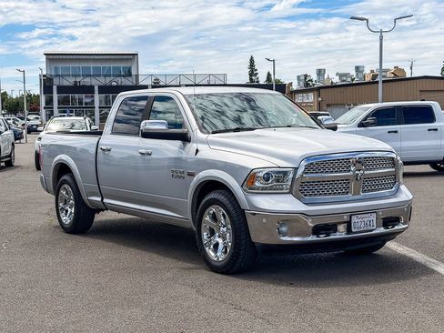 Used 2015 RAM 1500 Laramie w/ Convenience Group AWD/4WD image 5