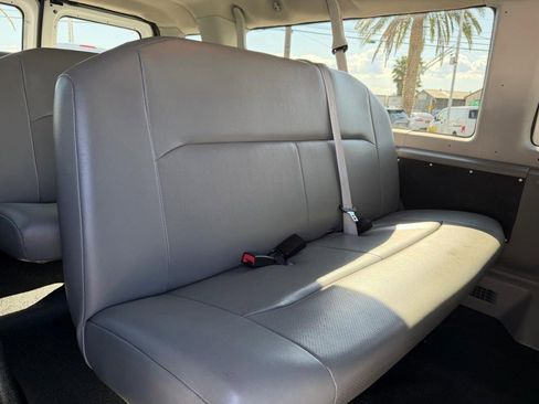 Used 2009 Ford E-350 and Econoline 350 Extended Wagon Super Duty image 31