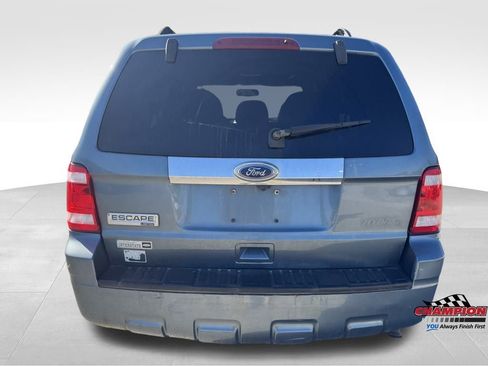 Used 2010 Ford Escape XLT image 4