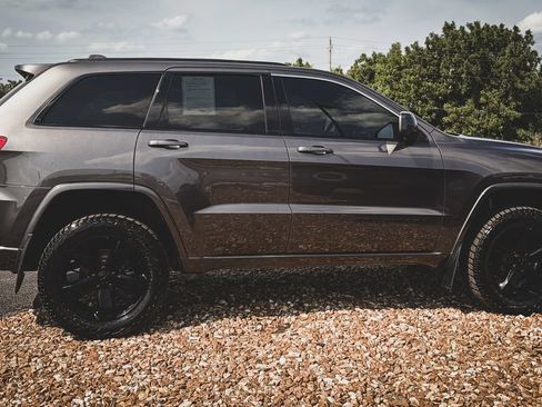 Used 2015 Jeep Grand Cherokee Altitude AWD/4WD image 22