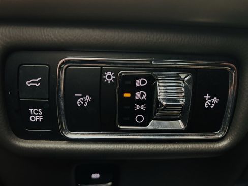 Used 2023 Lincoln Nautilus Reserve FWD image 55