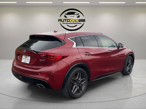 Used 2018 INFINITI QX30 Premium w/ Navigation Package FWD image 7