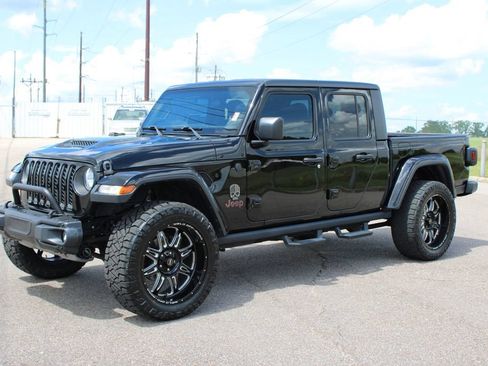 Used 2021 Jeep Gladiator Mojave w/ Trailer Tow Package AWD/4WD image 2