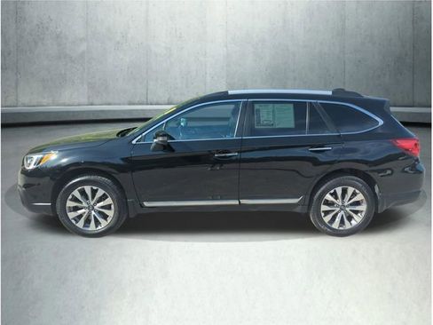 Used 2017 Subaru Outback 2.5i Touring AWD/4WD image 2