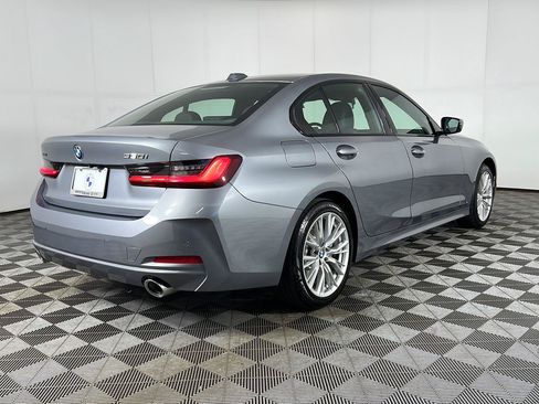 Used 2023 BMW 330i xDrive Sedan w/ Premium Package AWD/4WD image 5