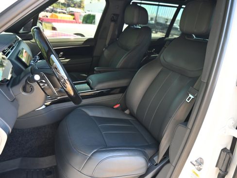 Used 2025 Land Rover Range Rover Long Wheelbase SE AWD/4WD image 16