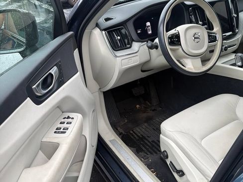 Certified 2024 Volvo XC60 B5 Plus w/ Climate Package AWD/4WD image 11