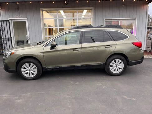 Used 2019 Subaru Outback 2.5i Premium image 10