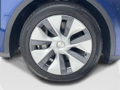 Used 2023 Tesla Model Y 2WD image 55