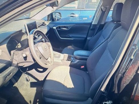 Used 2025 Toyota RAV4 XLE image 8