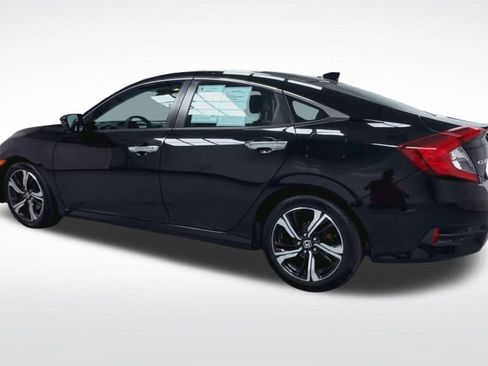 Used 2017 Honda Civic Touring image 6