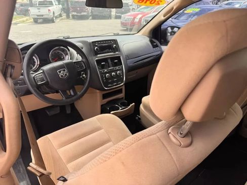 Used 2016 Dodge Grand Caravan American Value Package FWD image 4