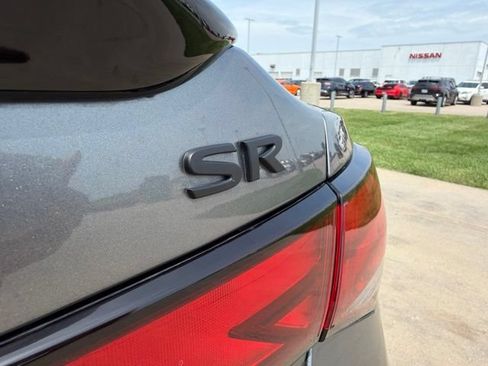 Used 2023 Nissan Sentra SR w/ Midnight Edition Package FWD image 12