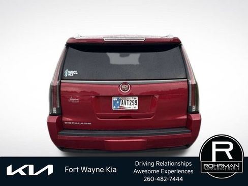 Used 2015 Cadillac Escalade ESV Premium AWD/4WD image 4