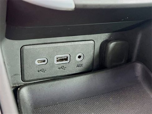 Used 2022 GMC Terrain SLE w/ LPO, Floor Liner Package image 16