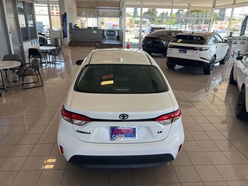 Used 2023 Toyota Corolla LE FWD image 8