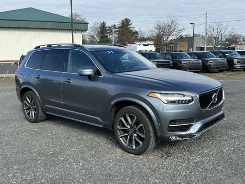 Used 2018 Volvo XC90 T5 Momentum w/ Convenience Package image 2