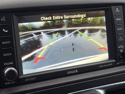 Used 2012 Chrysler Town & Country Touring-L w/ Entertainment Group #2 FWD image 6