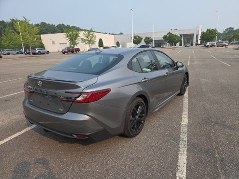 Used 2026 Toyota Camry SE FWD image 3