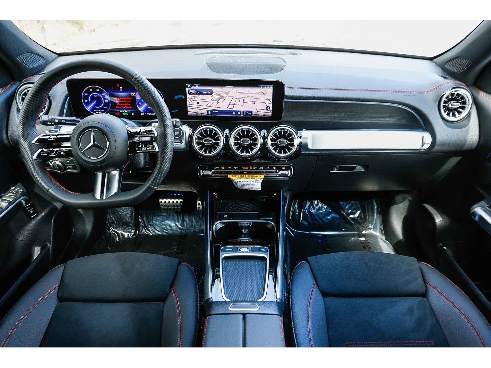 Used 2024 Mercedes-Benz EQB 300 4MATIC image 10