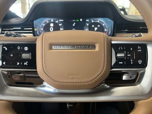 Used 2025 Land Rover Range Rover SE AWD/4WD image 15