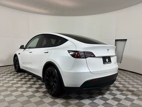 Used 2023 Tesla Model Y Long Range image 5