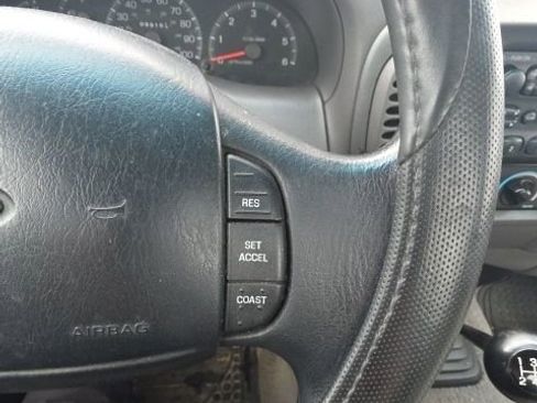 Used 1998 Ford F150 XLT image 19