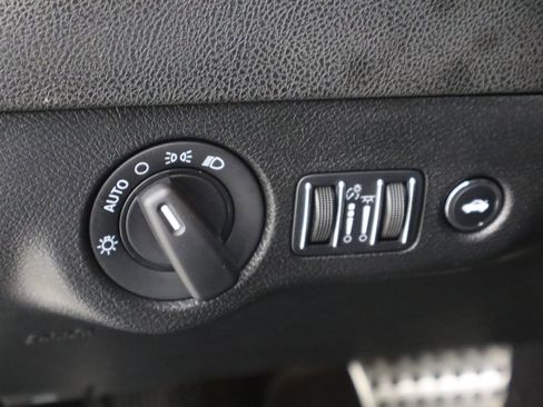 Used 2023 Dodge Charger SXT RWD image 22