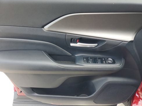 Certified 2026 Toyota Grand Highlander FWD image 20
