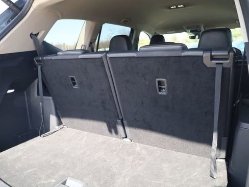 Used 2025 Volkswagen Atlas SE image 23