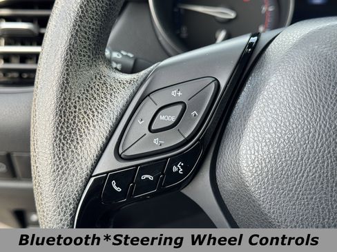 Used 2021 Toyota C-HR LE image 7