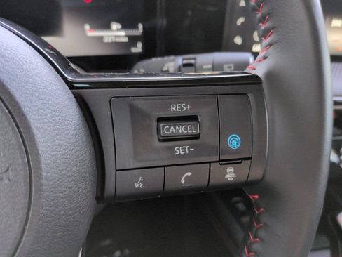 Used 2025 Nissan Kicks SR FWD image 23