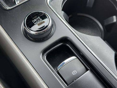 Used 2023 Lincoln Corsair AWD w/ Equipment Group 101A image 40