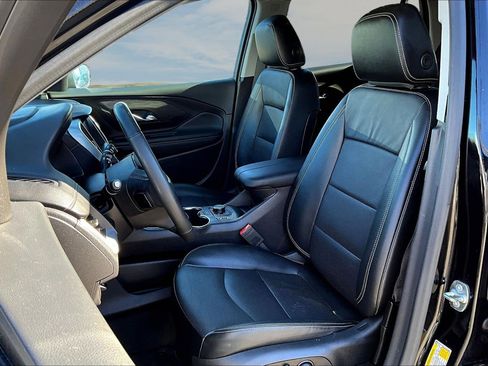 Used 2024 GMC Terrain SLT w/ Infotainment Package II image 13