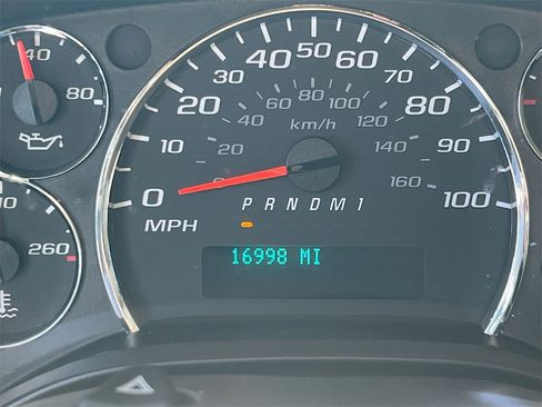 Used 2017 Chevrolet Express 3500 image 12